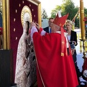 Wrócimy z Warki lepsi, Szkaplerzna Pani