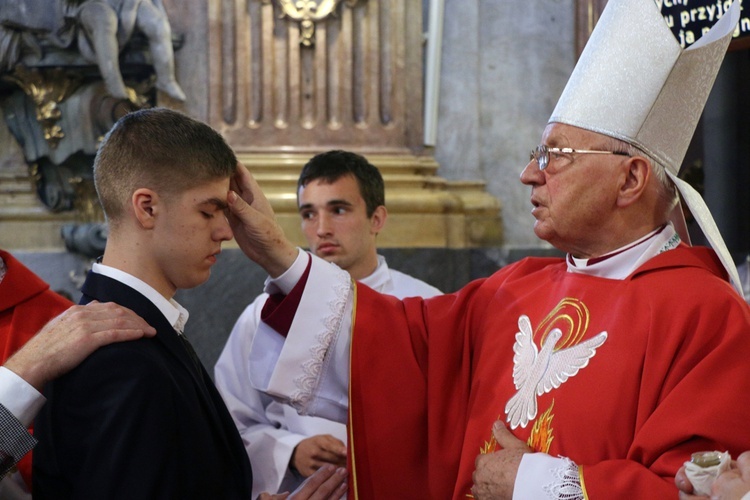 Bierzmowanie w Zesłanie Ducha Świętego