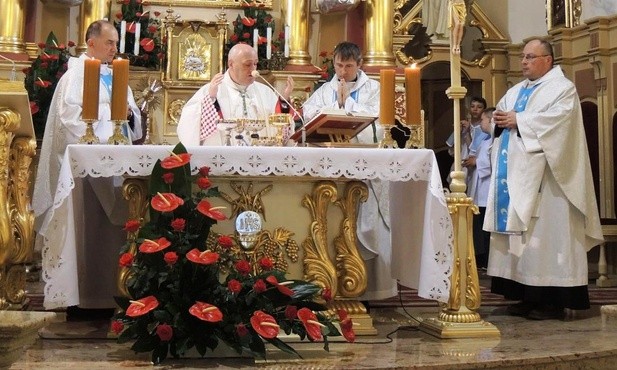 Bp Piotr Greger przewodniczył Mszy św. z udziałem chorych