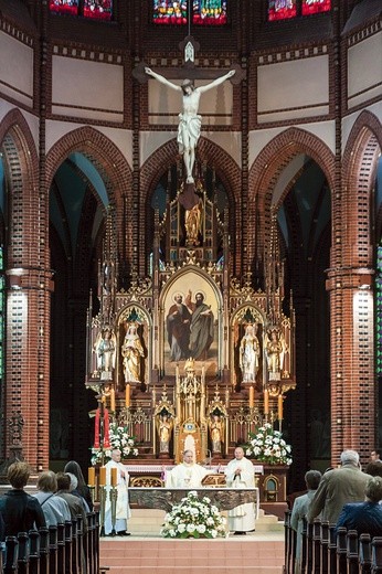 Msza św. w kościele katedralnym Świętych Apostołów Piotra i Pawła w Gliwicach.