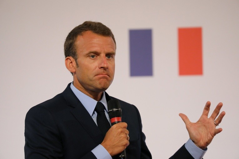Macron potępiany za "uznanie podziałów rasowych"