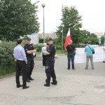 Manifestwowali z różańcami