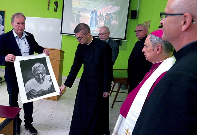 	Lech Lipiec, przyjaciel zmarłego misjonarza, przekazał zrobione przez siebie jego ostatnie zdjęcie.