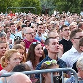 Adorację Najświętszego Sakramentu poprowadził bp Andrzej Czaja.