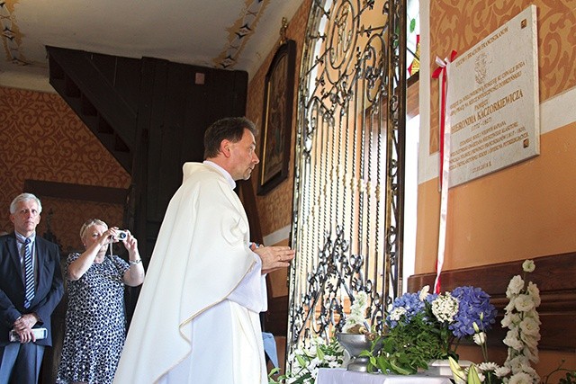 Poświęcenie tablicy dedykowanej ojcom franciszkanom dawnego dobrzyńskiego klasztoru.
