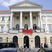 Protest na Uniwersytecie Warszawskim przeciwko reformom wicepremiera Gowina