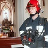 Strażacy na kościelnym chórze