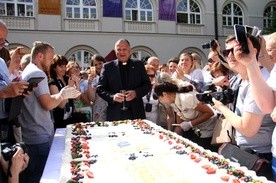 Wielki tort był jedną z głównych atrakcji zjazdu