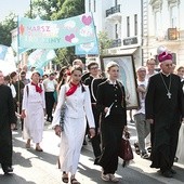 Ulicami miasta przeszło kilka tysięcy ludzi.