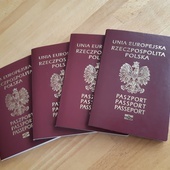 W kolejce po paszport