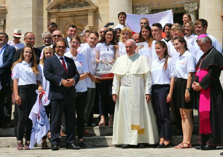 Uczestnicy Rejsu Niepodległości z ministerm Gróbarczykiem u papieża Franciszka