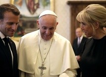 Godzinna rozmowa papieża z prezydentem Francji