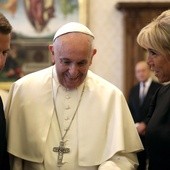 Godzinna rozmowa papieża z prezydentem Francji