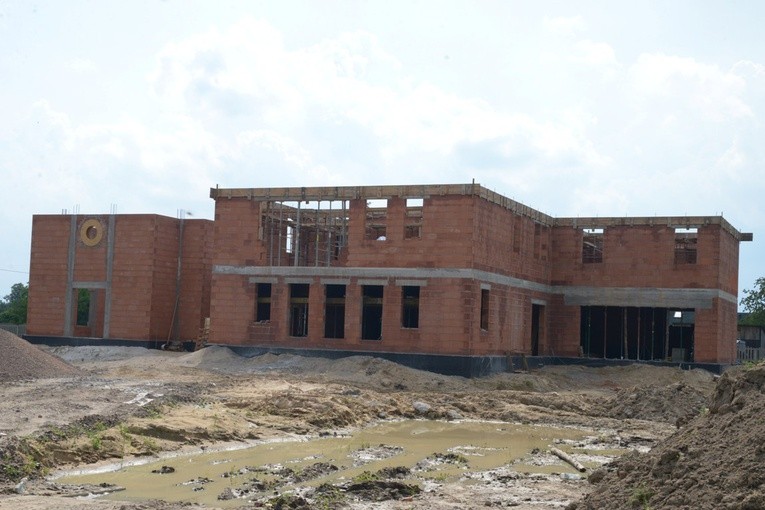 Fundacja ma nadzieję, że do końca roku budynek zostanie ukończony w stanie surowym