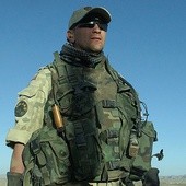 Karol Cierpica podczas misji w Afganistanie w 2007 r. Dziś, po odejściu z armii, opowiada o swoim nawróceniu i o Panu Bogu w szkołach, parafiach, wspólnotach.
