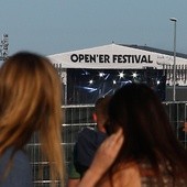 Festiwal odbywa się na terenie lotniska Gdynia-Kosakowo od 2003 roku