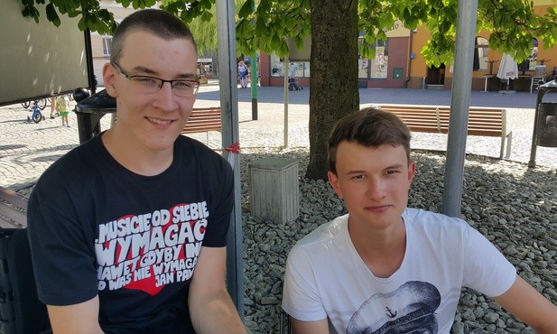 Dominik (z lewej) i Dawid z Pyskowic - uczestnicy Festiwalu Życia
