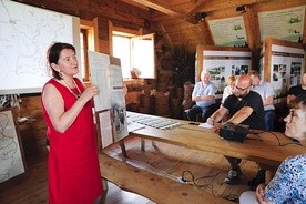 Małgorzata Kiereś podczas wykładu w Koniakowie