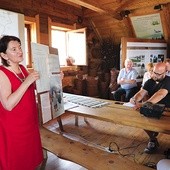 Małgorzata Kiereś podczas wykładu w Koniakowie