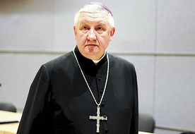 ▲	Biskup Romuald Kamiński przywrócił do posługi kapłańskiej ks. Wojciecha Lemańskiego. – Dajemy mu szansę – mówi ordynariusz diecezji warszawsko-praskiej.