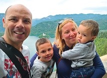 Domagoj i Kasia z synami w Chorwacji