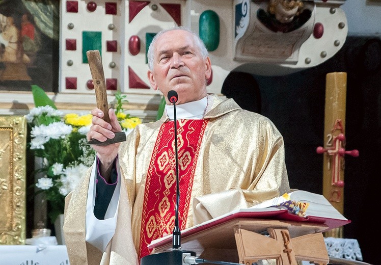 Nietuzinkowy kapłan i honorowy obywatel Słupska świętował 80. urodziny.