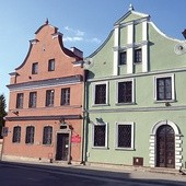 Kamienice Esterki (z lewej) i Gąski należą do najstarszych w mieście.