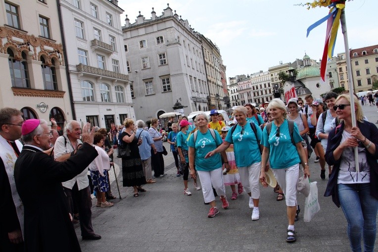 Wyjście 38. Pieszej Pielgrzymki Krakowskiej z Wawelu na Jasną Górę