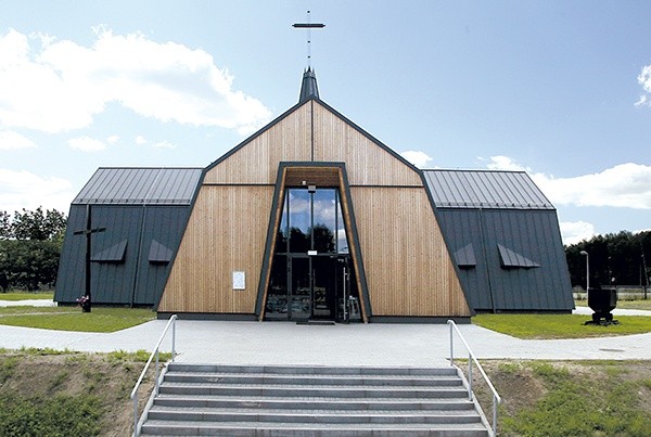Nowy kościół św. Józefa Robotnika w Bytomiu-Stroszku  (projekt: Jan Rabiej, 2014–2015).