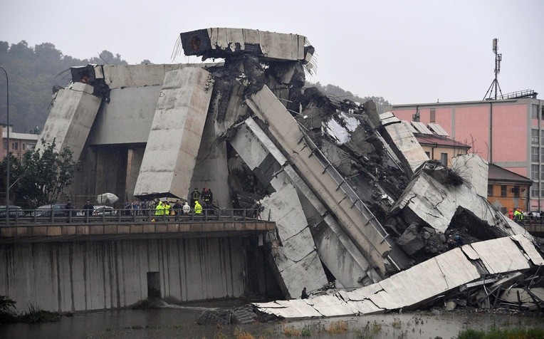 22 osoby zginęły w wyniku zawalenia się wiaduktu w Genui