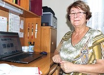 ◄	Władysława Ciemnoczołowska chętnie pomaga rówieśniczkom w rozliczeniach i służy pomocą w korzystaniu z komputera i internetu.