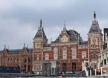 Atak nożownika na dworcu w Amsterdamie