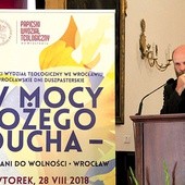Ksiądz dr Grzegorz Strzelczyk (Uniwersytet Śląski) wygłosił wykład „Duch Święty w Kościele”. Wszystkich prelekcji  z 48. WDD można odsłuchać na: wroclaw.gosc.pl.