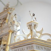 Wnętrze kościoła w Szydłowcu Śląskim