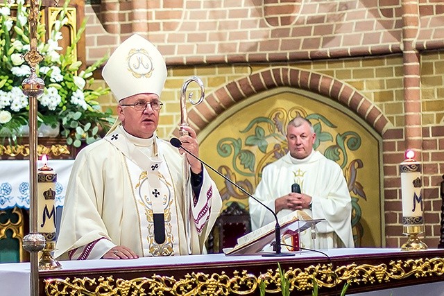 – Chrystus żąda od nas całkowitego, radykalnego opowiedzenia się za Nim, ale też nas do tego zadania uzdalnia – podkreślał abp Górzyński.