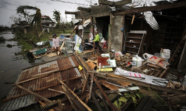 Co najmniej 12 ofiar śmiertelnych tajfunu Mangkhut na Filipinach