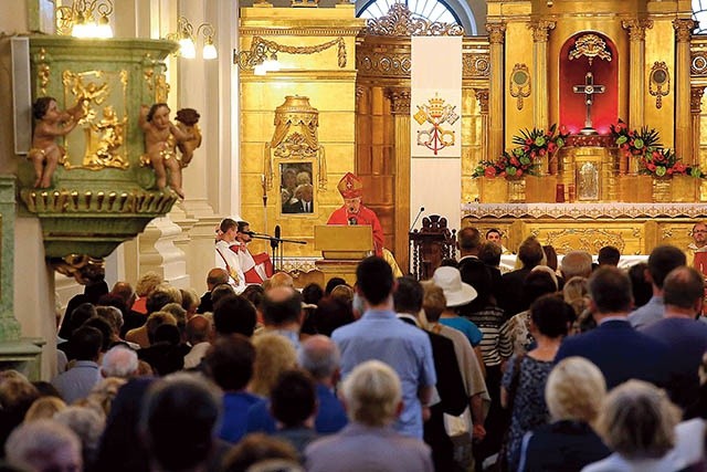 ▼	Doroczne święto u dominikanów gromadzi licznych pielgrzymów.