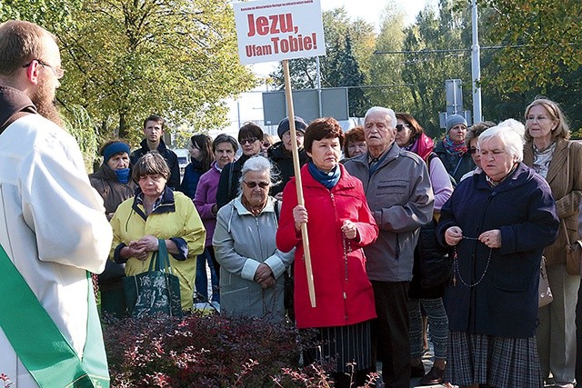 ▲	Przecięcie dróg obok kościoła na Poczekajce jest jednym z pierwszych w Lublinie, gdzie odbyła się modlitwa za miasto.