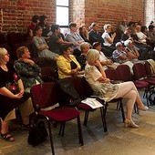 Spotkania  odbywały się w Bibliotece Elbląskiej przy  ul. Świętego Ducha.