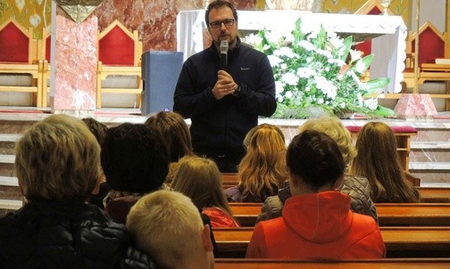 Paweł Kurz zaprosił młodych do odkrywania znaków Bożej miłości w życiu codziennym