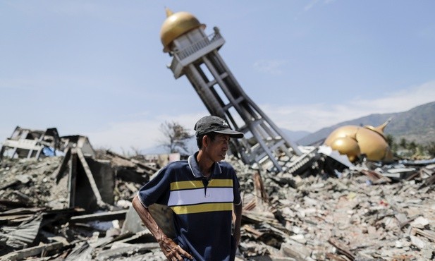 Indonezja: Już ponad 1500 ofiar śmiertelnych trzęsienia ziemi i tsunami