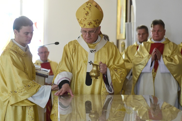 Poświęcenie kościoła pw. św. Faustyny Kowalskiej w Ostródzie