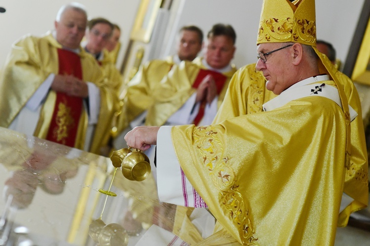 Poświęcenie kościoła pw. św. Faustyny Kowalskiej w Ostródzie