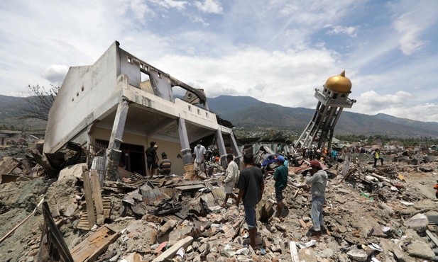 Ok 5 tys. osób zaginionych w trzęsieniu ziemi
