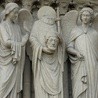 W Wielki Czwartek w Notre-Dame obrzęd obmycia nóg