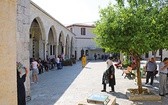 W meczecie Habib Neccar w Antakyi znajduje się grób chrześcijańskiego męczennika z czasów apostolskich.