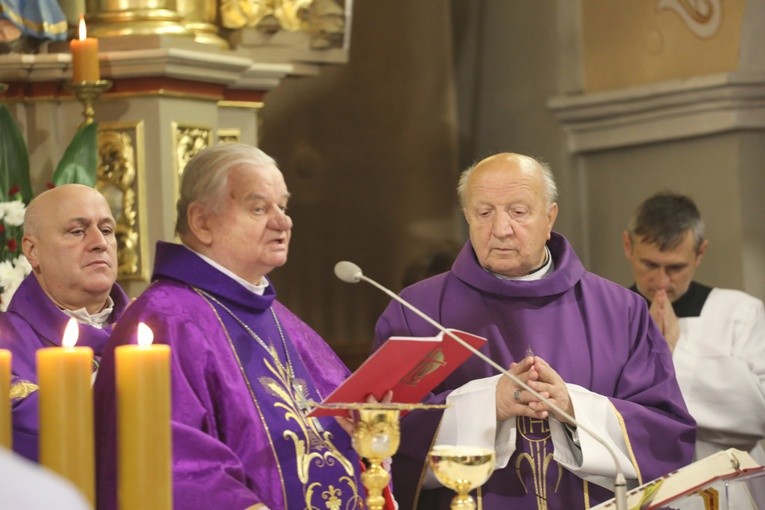 Pogrzeb ks. kan. Henryka Langforta w Lesznej Górnej