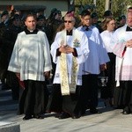 Uroczystość odsłonięcia pomnika niepodległości w Żmigrodzie