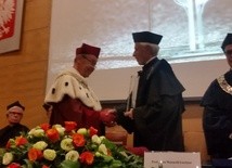 John Maxwell Coetzee doktorem honoris causa UŚ