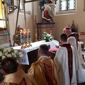 Na koniec Mszy św. biskup ponownie zawierzył losy miasta i diecezji Matce Bożej